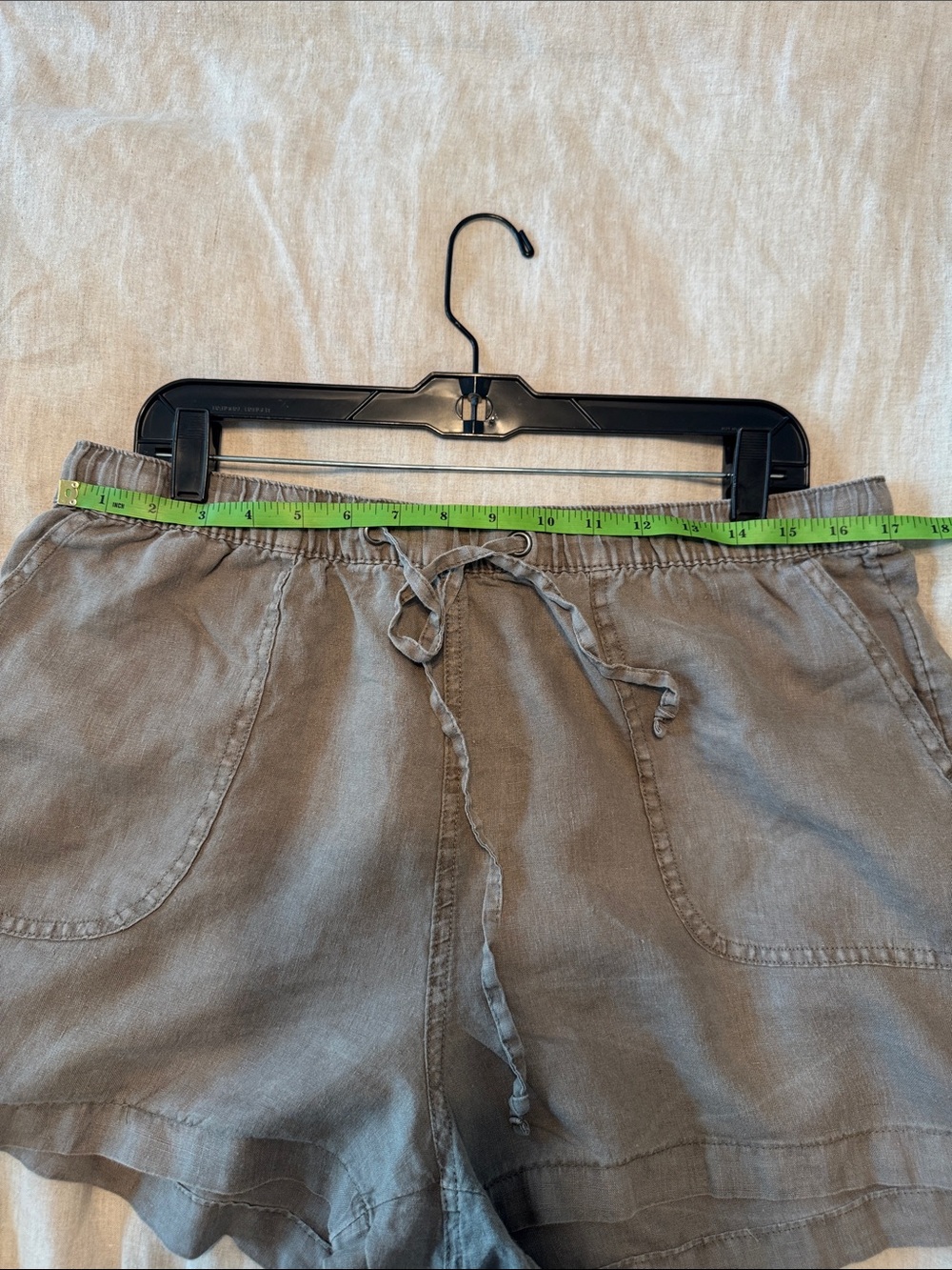 C&C California High-Waist Linen-Blend Shorts in Taupe - Picture 5 of 6